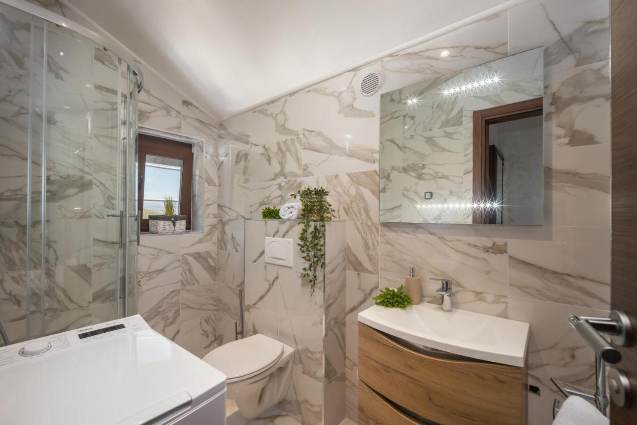 Villa Adriatic, Apartment Enio With Swimming Pool, Panoramic Sew View, Free Parking Ičići Εξωτερικό φωτογραφία